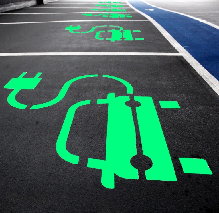 Marcaj loc de parcare încarcare masini electrice EV