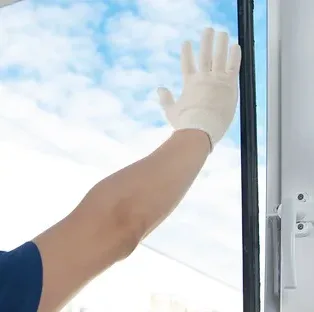 Montaj Sticlă și Oglinzi – Servicii Profesionale la Domiciliu