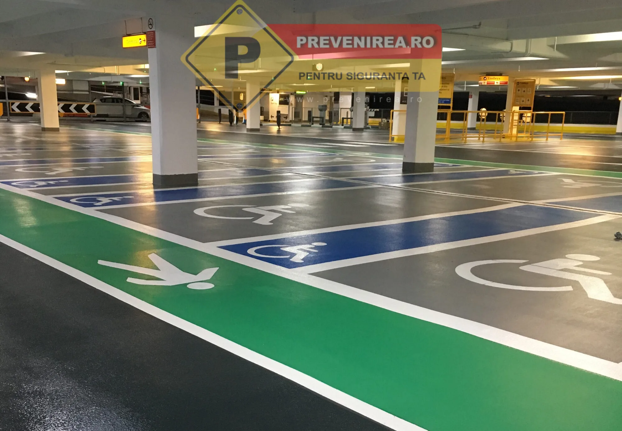 Cuburi și Corpuri Iluminate din Plexiglas Personalizabile - Semnalizare Sigură pentru Ieșiri și Zone de Adunare în Caz de Incendiu