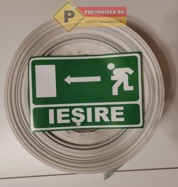 Etichetă ‘Ieșire Spre Stânga’ - Siguranță și Control în Circulație
